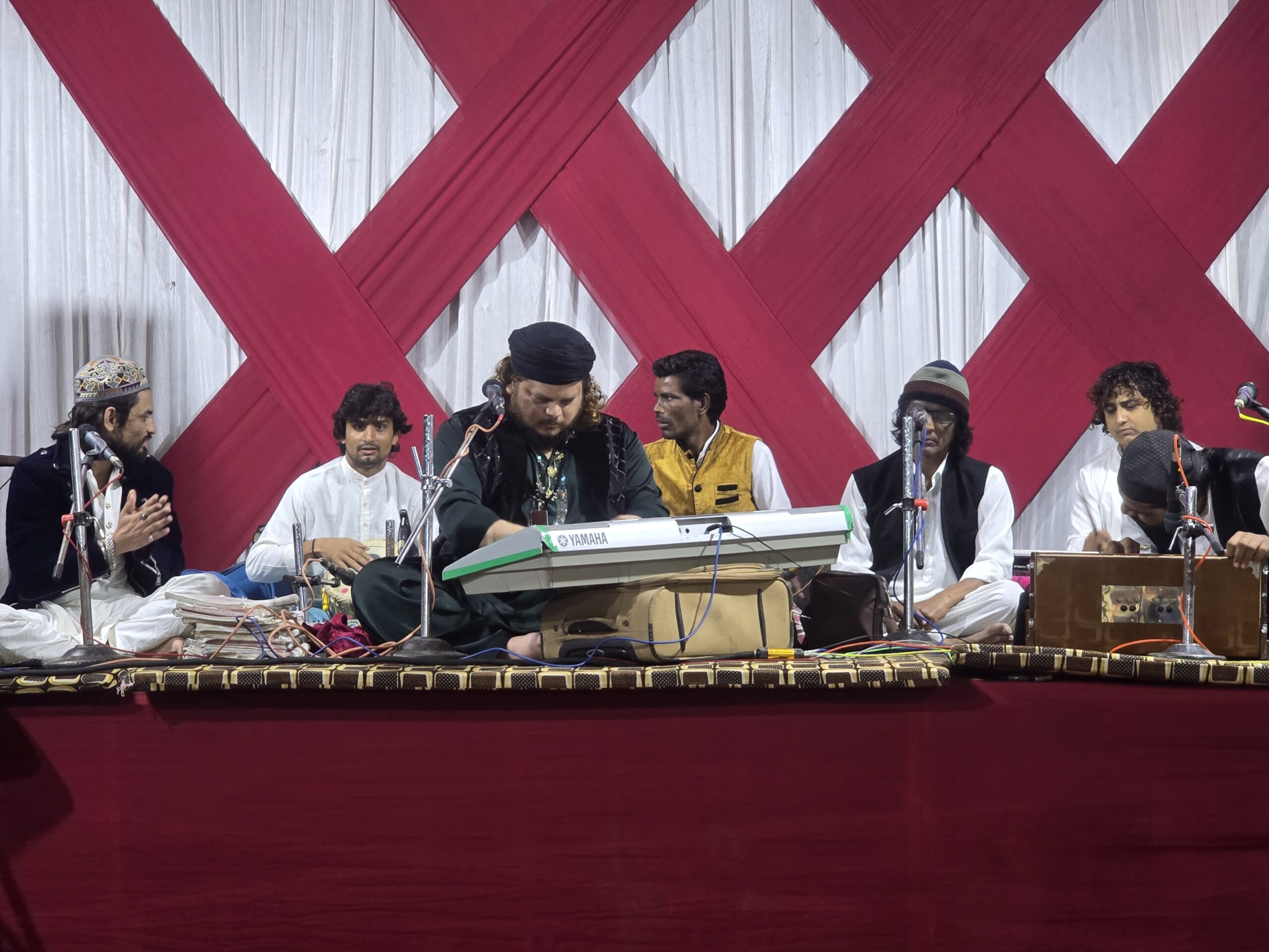 બોડેલીના અમનપાર્ક ખાતે એહલે બેતની યાદમાં ભવ્ય મહેફિલે સમાનું આયોજન, મોટી સંખ્યામાં નગરજનોની ઉપસ્થિતિ