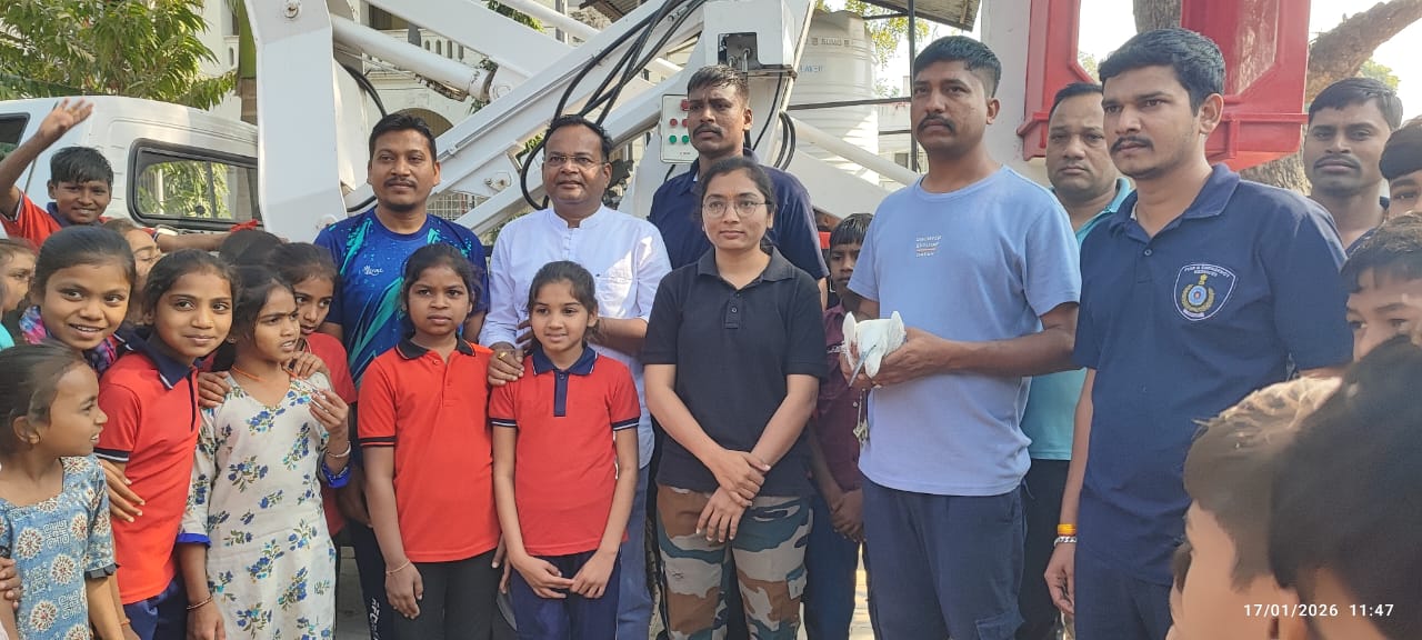 પતંગની દોરીનો ફરી ખતરનાક કહેર: લીમડાના વૃક્ષે ફસાયેલા બગલાનું બે કલાકે રેસ્ક્યુ